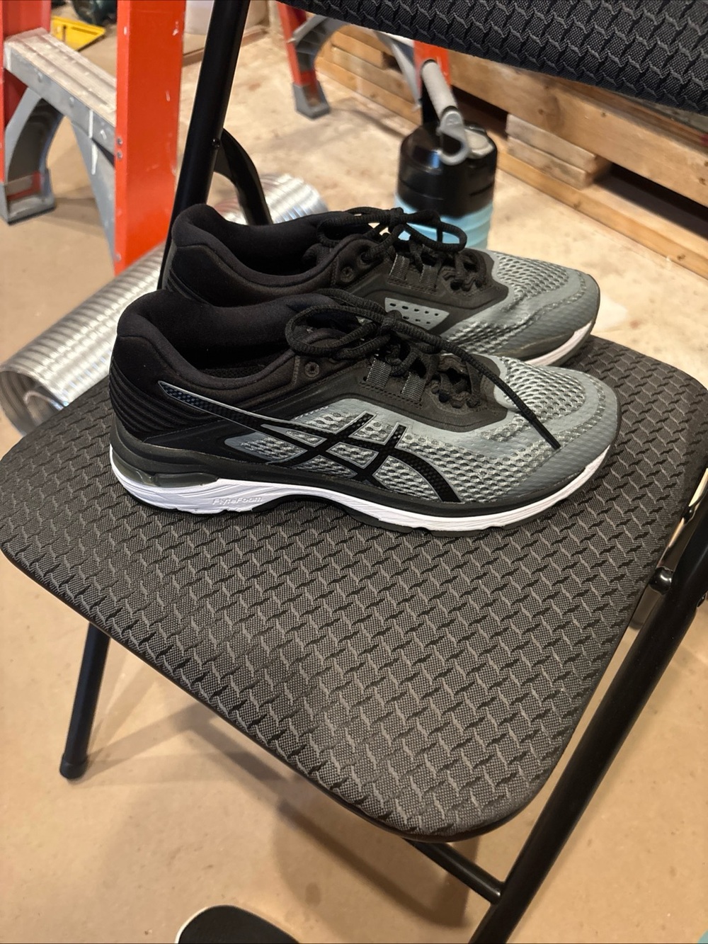 Asics Men's Gray and Black Athletic Running Shoes